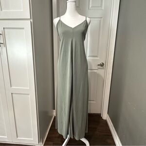 BE COOL Stylish olive green Sleeveless Top